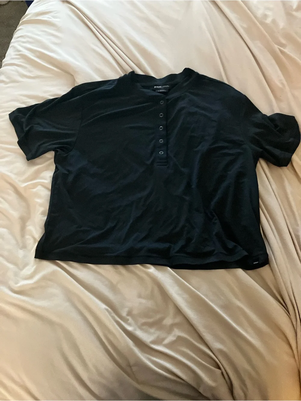 prAna Women's Size S Black Short Sleeve Henley Snap Neck Active Top Stretch Crop - Picture 10 of 16
